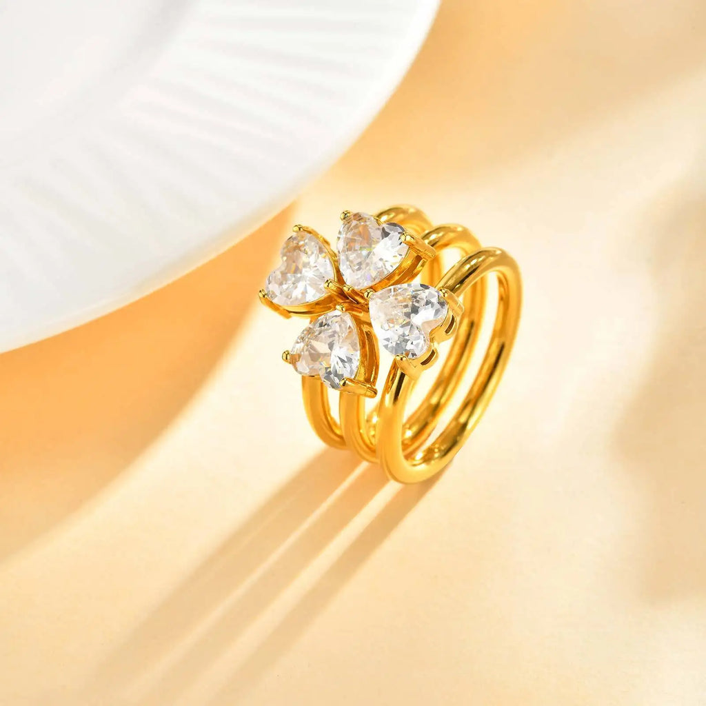 💖  Elegant Gold Charm Bracelet

✨ Shine with timeless beauty✨️