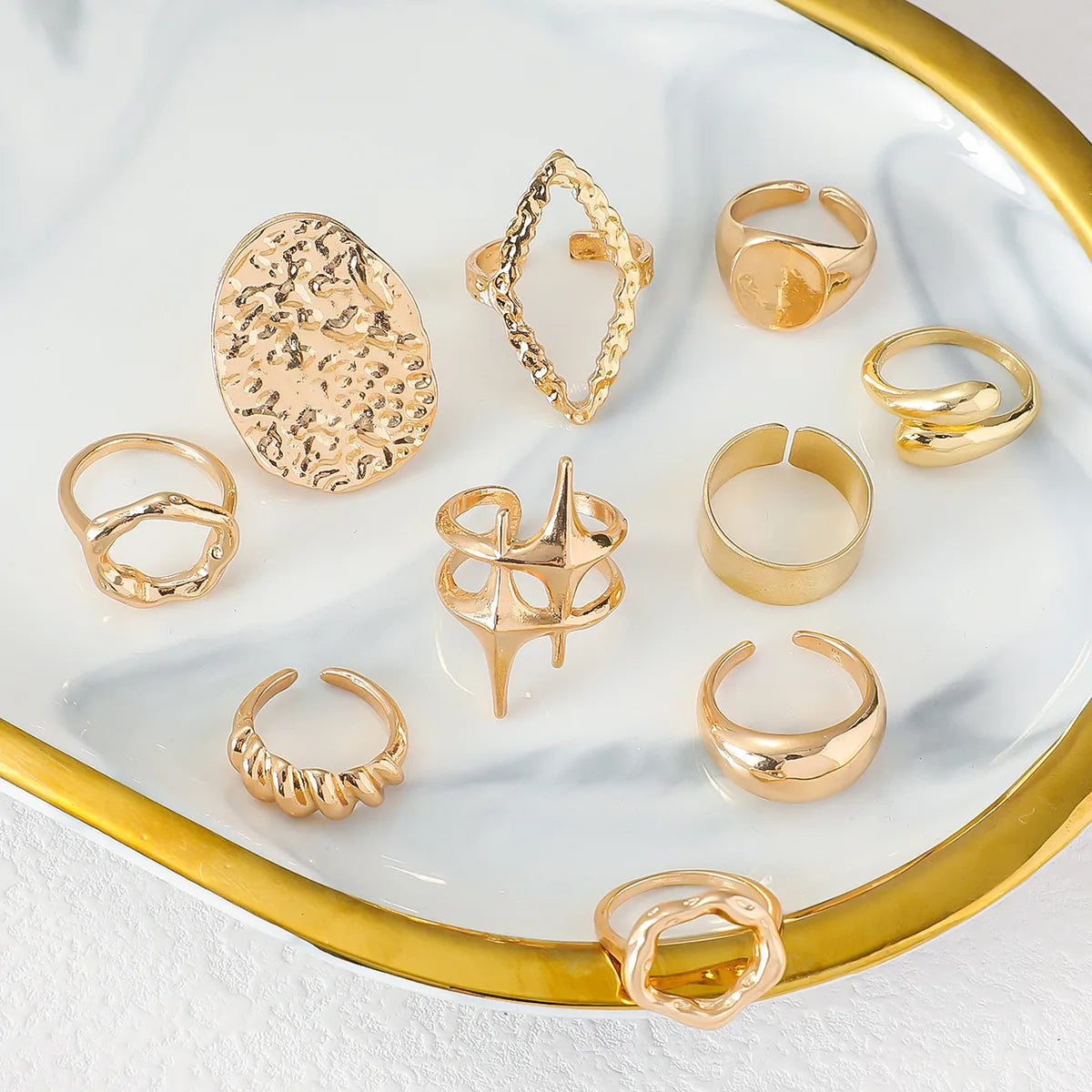 ✨ Elegant Gold Bracelet Set – Shine with Every Move

Elevate your everyday look with our Lurea Accessories bracelet set — a perfect blend of elegance and modern charm.
Each piece is beautifully crafted with high-quality mater