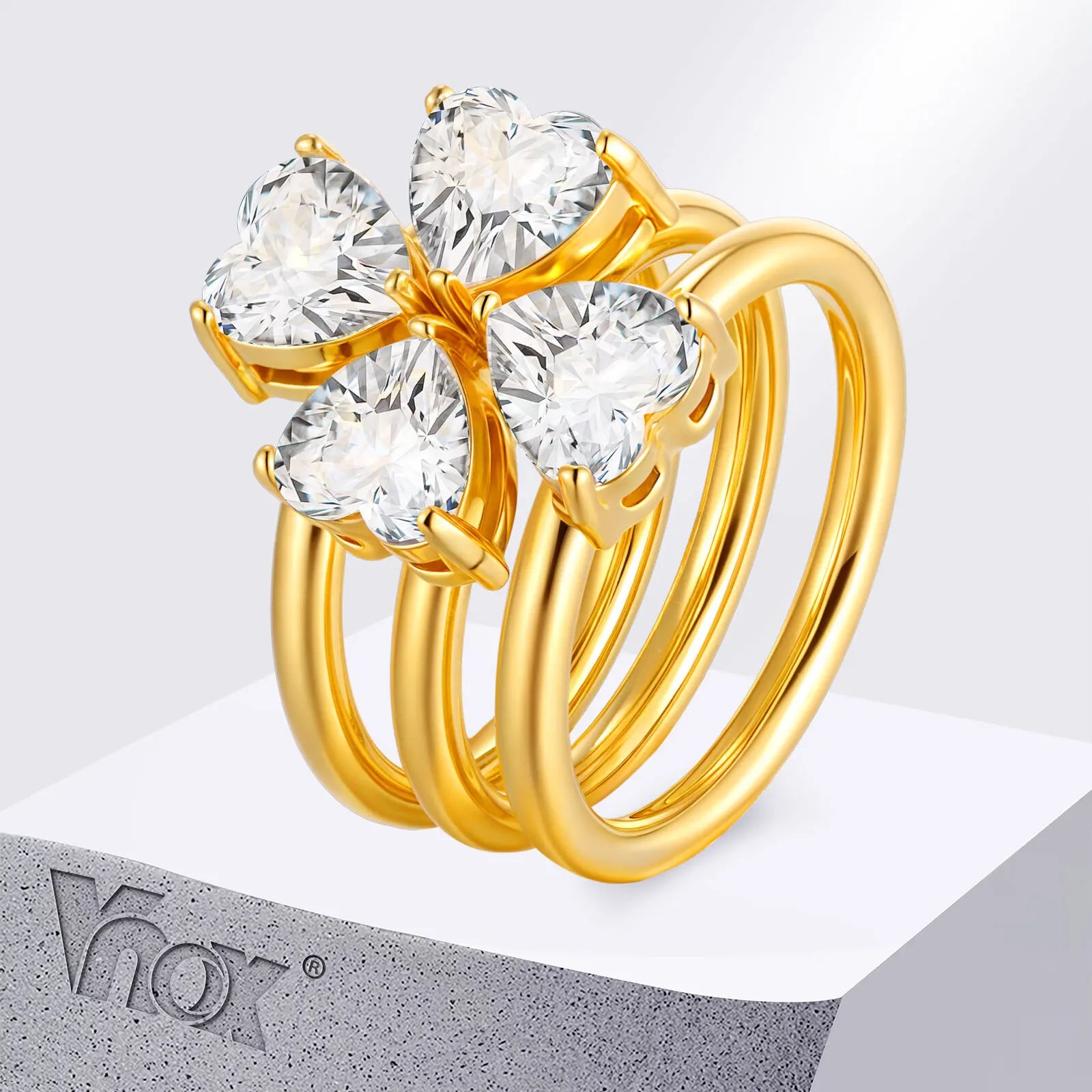 💖  Elegant Gold Charm Bracelet

✨ Shine with timeless beauty✨️